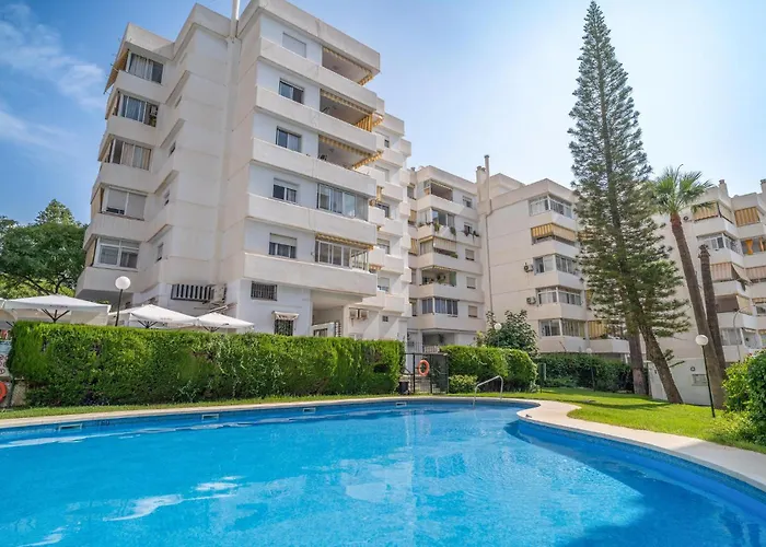 Cozy Apartment In Benalmadena With Kitchenette