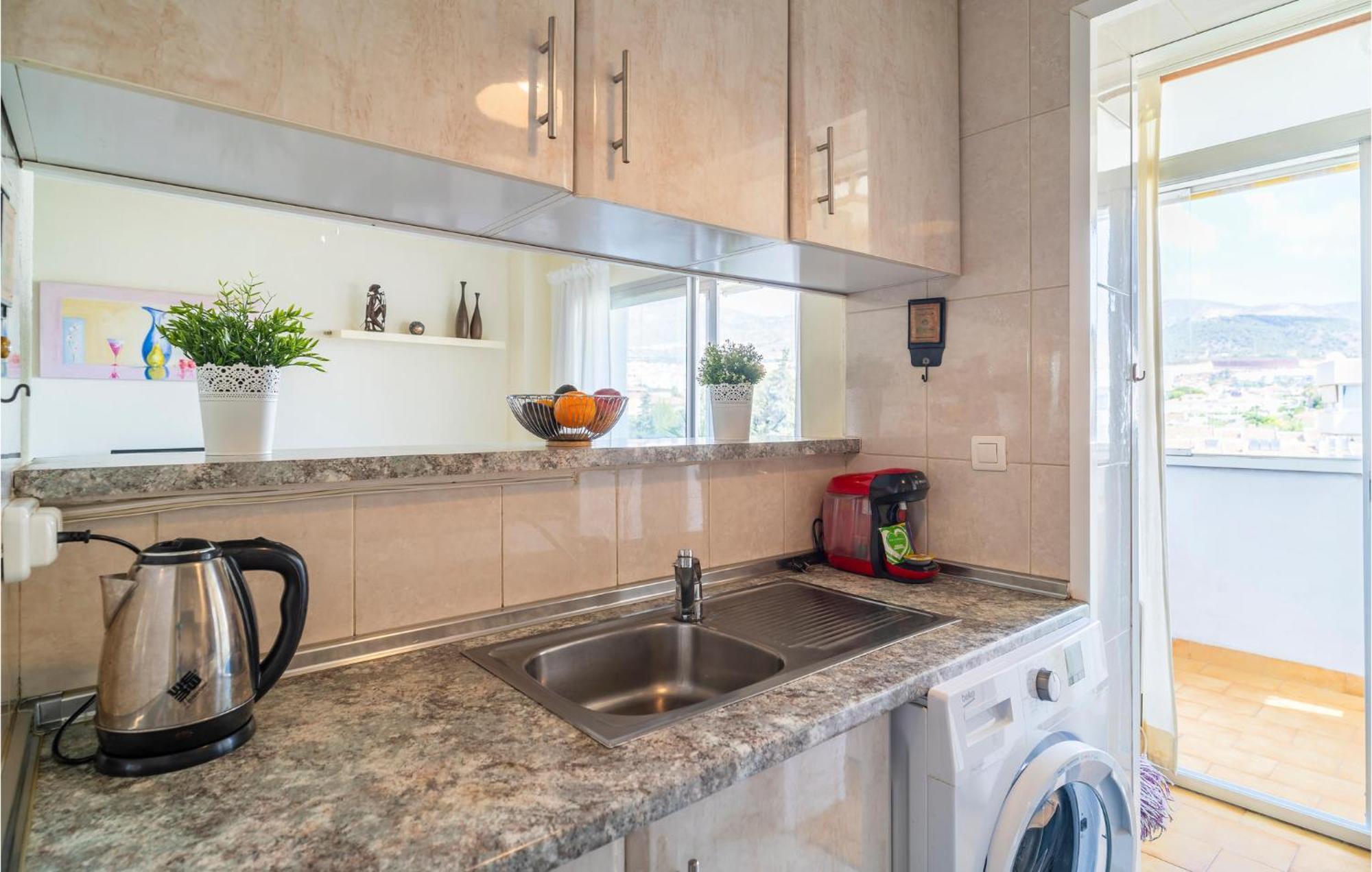 Cozy In With Kitchenette Apartment